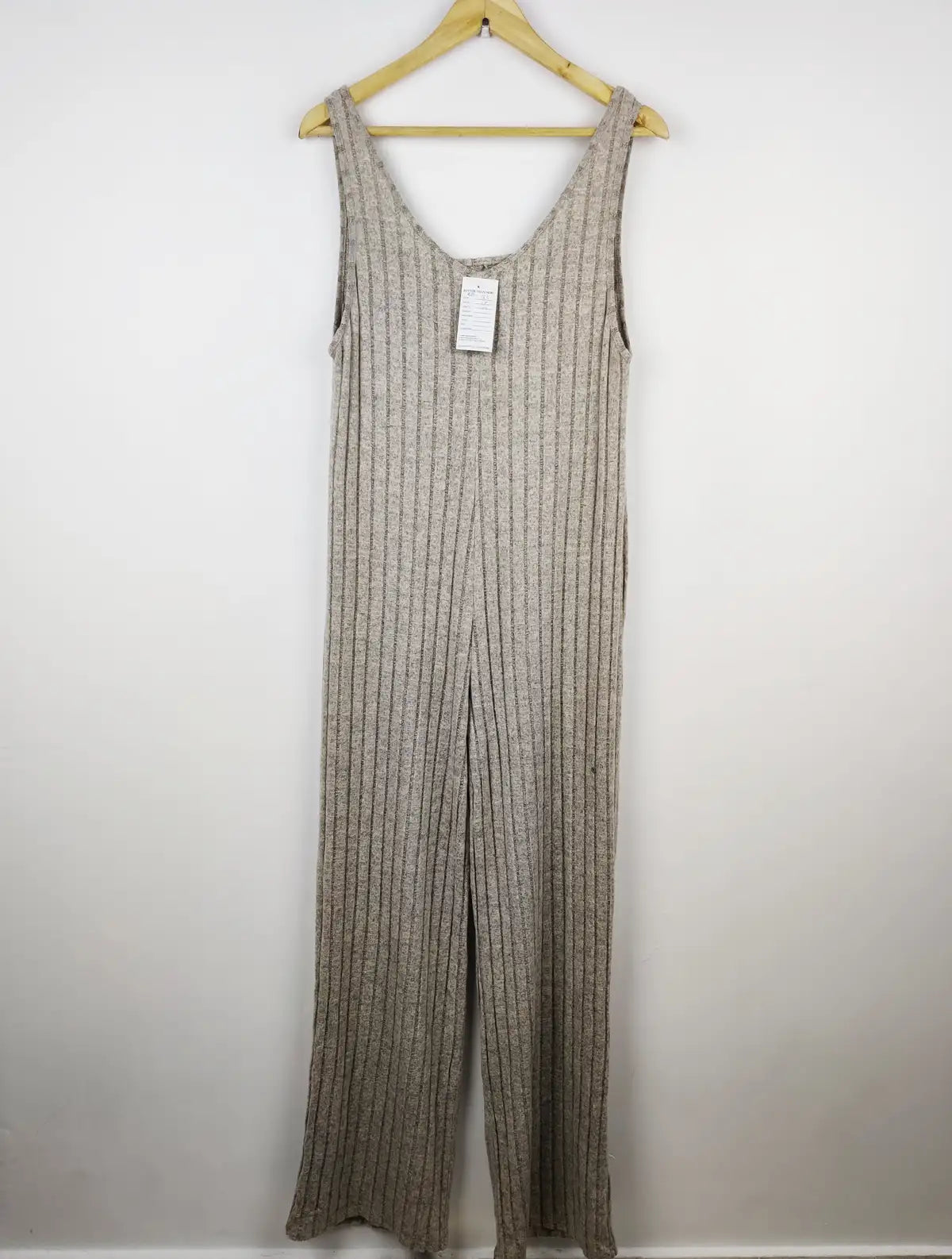 Buy online pre-used pre-loved 100% authentic & Original branded Shein (BD-185) available in Pakistan. Top international brands avilable.