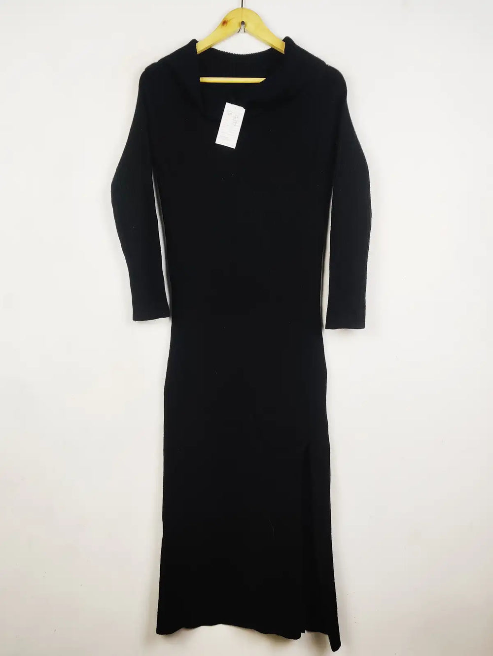 Buy online pre-used pre-loved 100% authentic & Original branded River Island (BD-1860) available in Pakistan. Top international brands avilable.