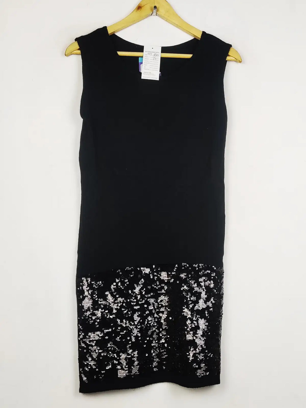 Buy online pre-used pre-loved 100% authentic & Original branded Unknown Brand (BD-1863) available in Pakistan. Top international brands avilable.