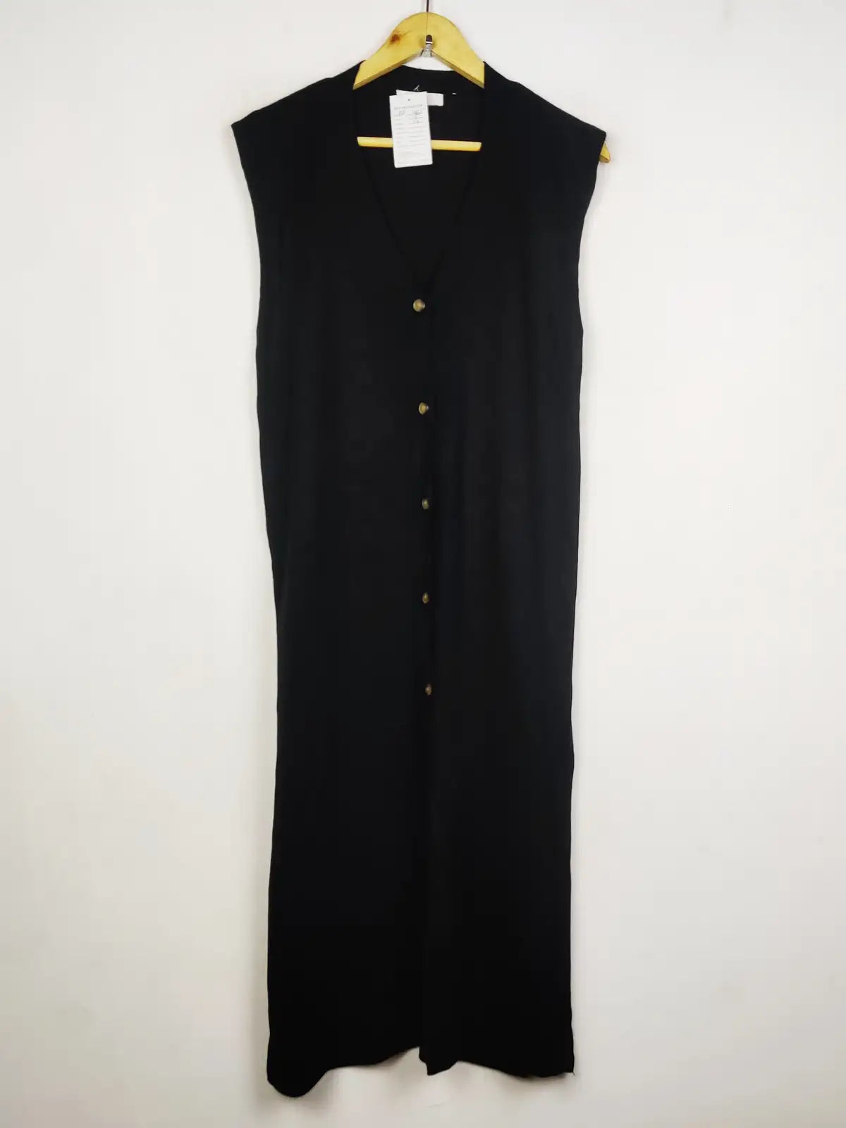 Buy online pre-used pre-loved 100% authentic & Original branded H&M (BD-1865) available in Pakistan. Top international brands avilable.