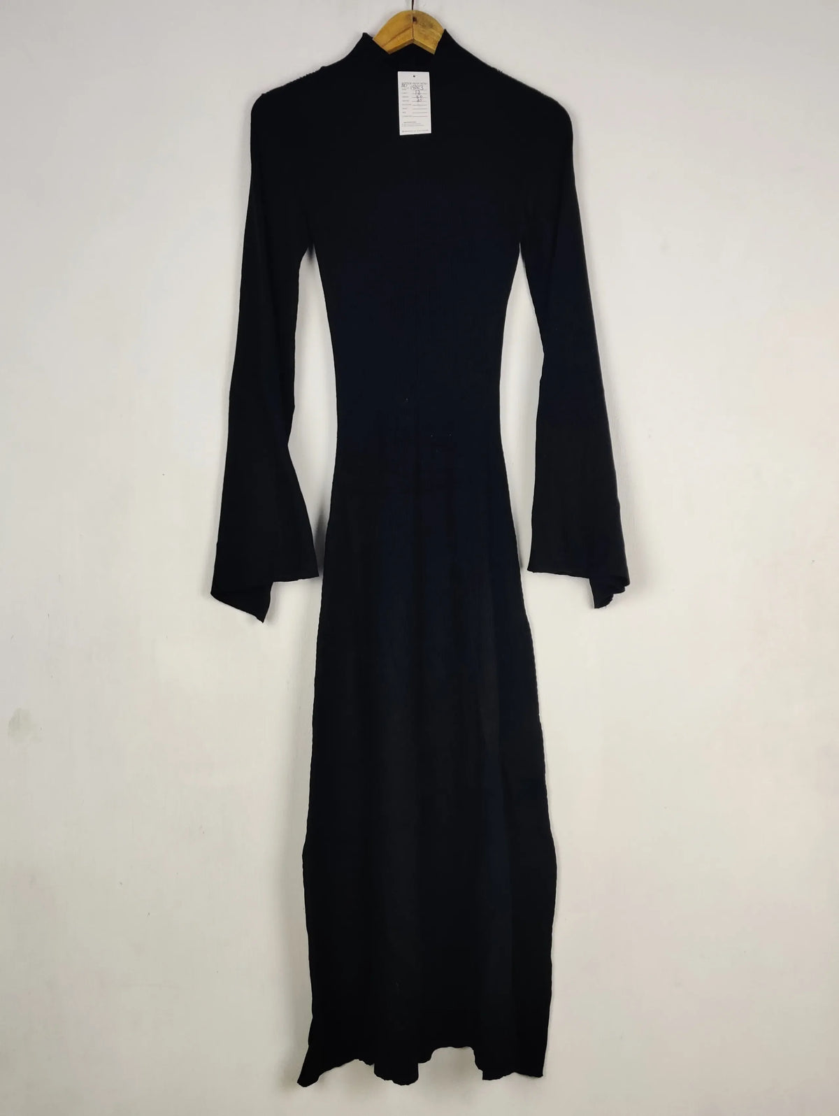 Buy online pre-used pre-loved 100% authentic & Original branded Zara (BD-1883) available in Pakistan. Top international brands avilable.
