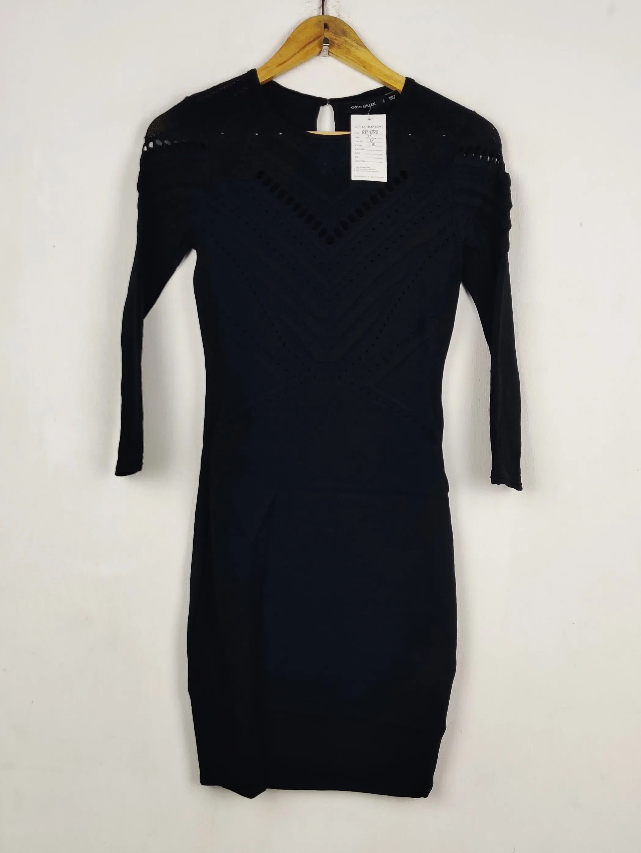 Buy online pre-used pre-loved 100% authentic & Original branded Karenmillen (BD-1888) available in Pakistan. Top international brands avilable.