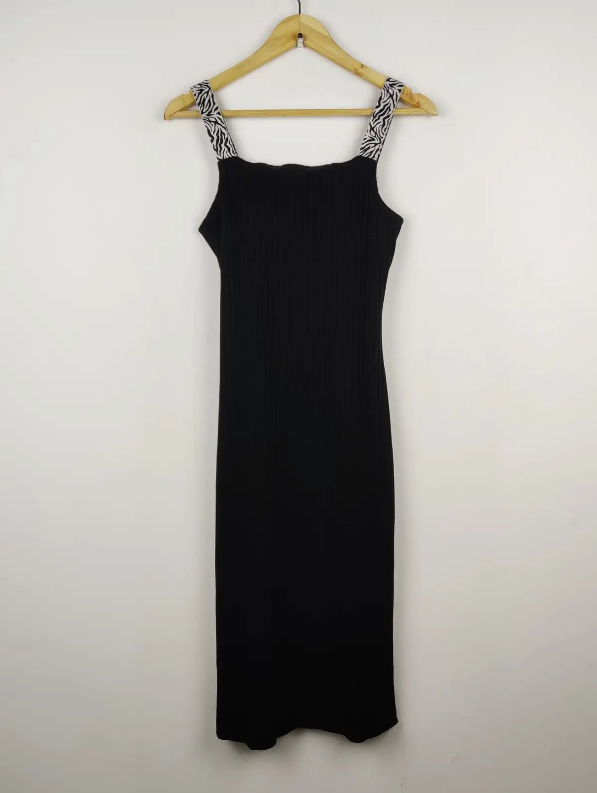 Buy online pre-used pre-loved 100% authentic & Original branded River Island (BD-189) available in Pakistan. Top international brands avilable.