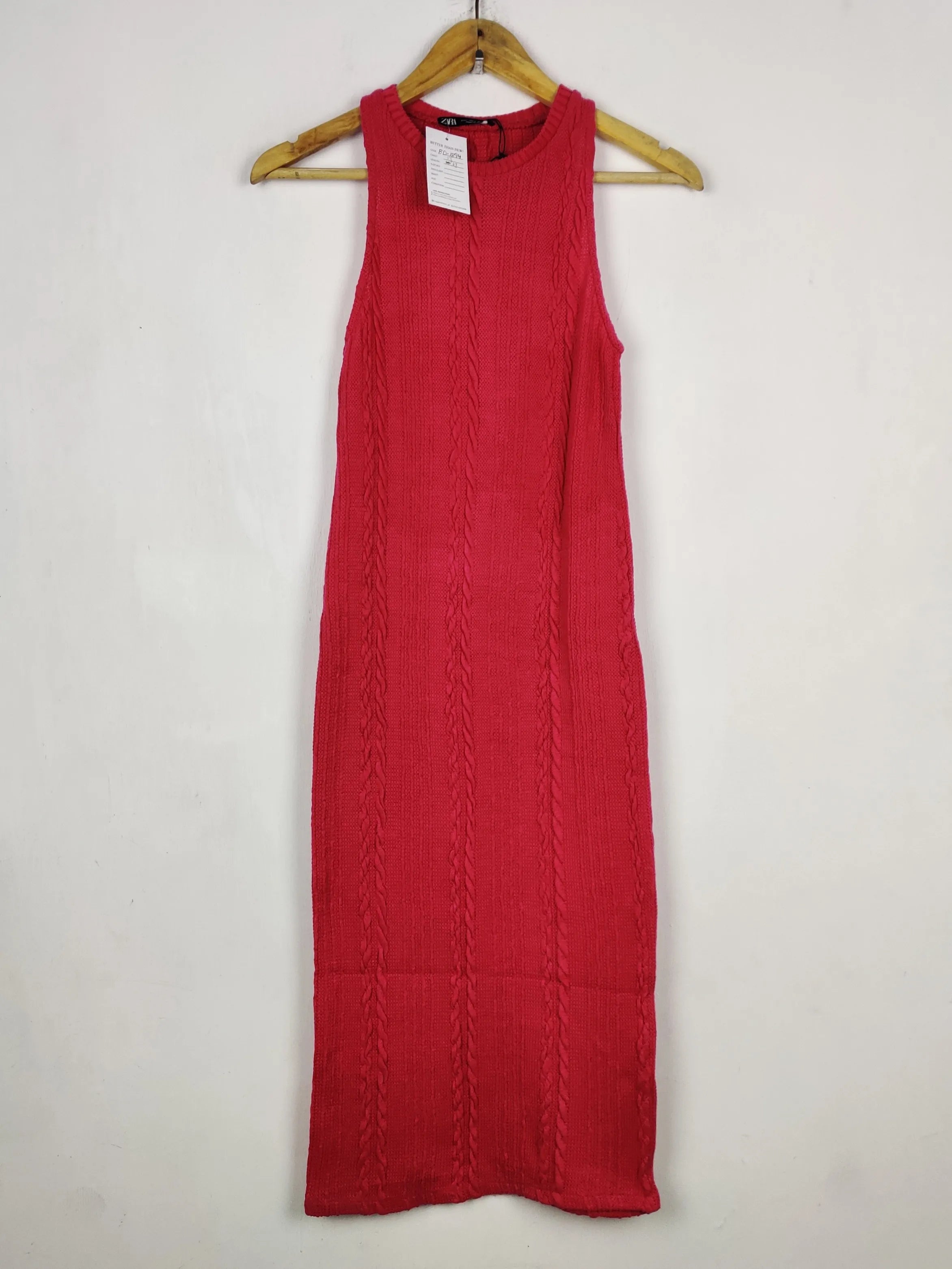 Buy online pre-used pre-loved 100% authentic & Original branded Zara (BD-1894) available in Pakistan. Top international brands avilable.