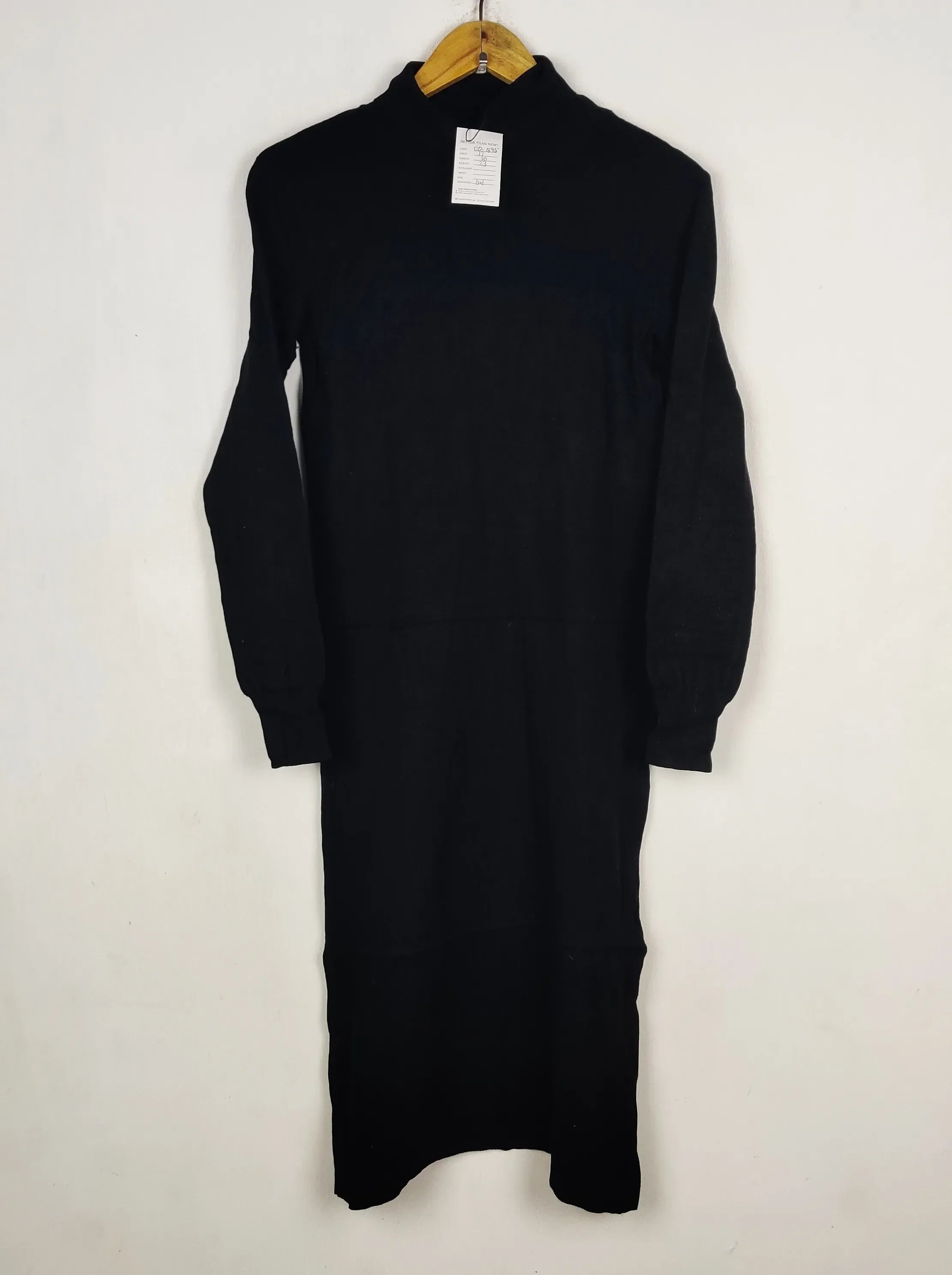Buy online pre-used pre-loved 100% authentic & Original branded H&M (BD-1895) available in Pakistan. Top international brands avilable.