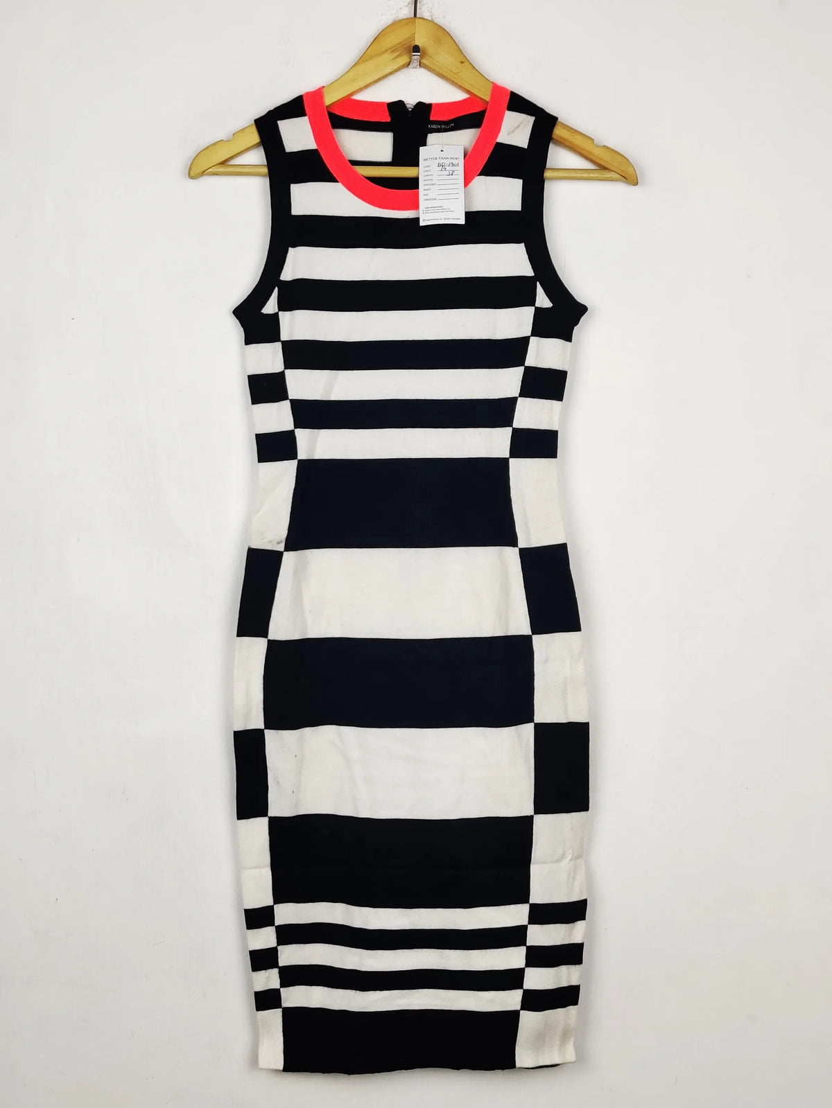 Buy online pre-used pre-loved 100% authentic & Original branded Karenmillen (BD-1901) available in Pakistan. Top international brands avilable.