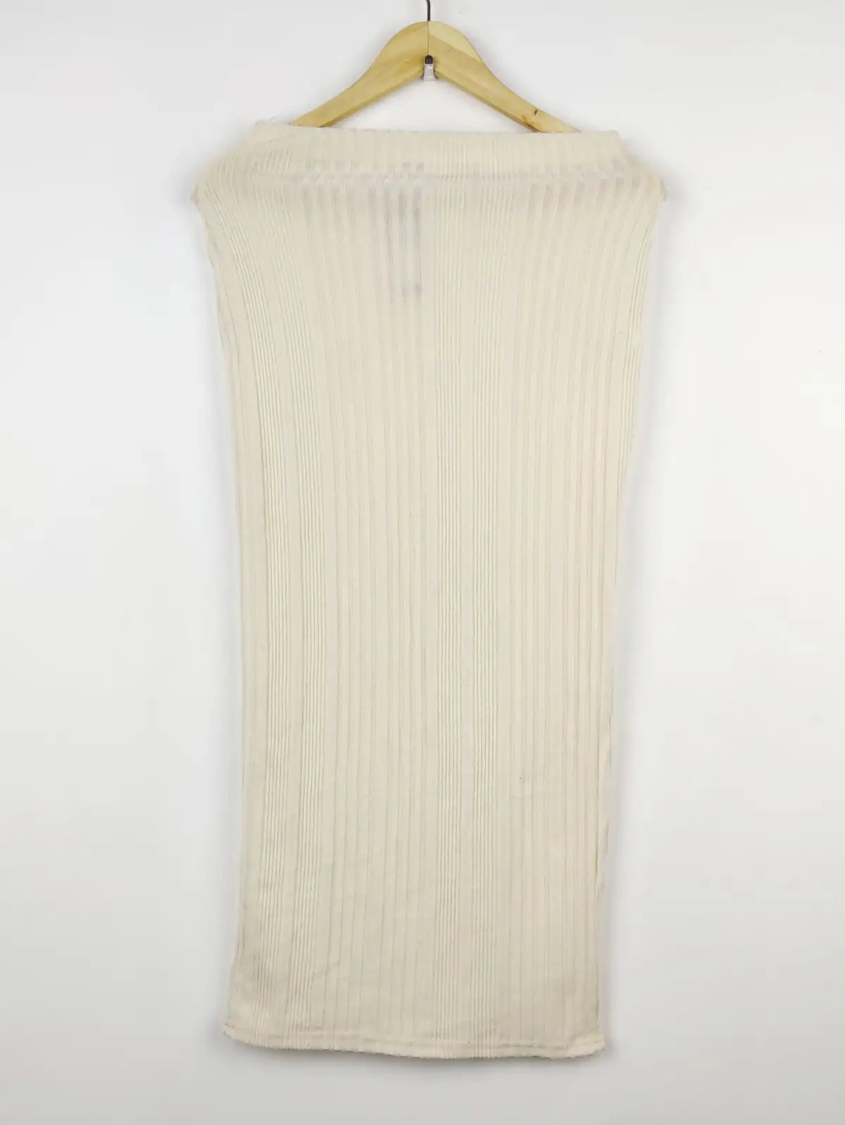 Buy online pre-used pre-loved 100% authentic & Original branded Prettylittlething (BD-191) available in Pakistan. Top international brands avilable.