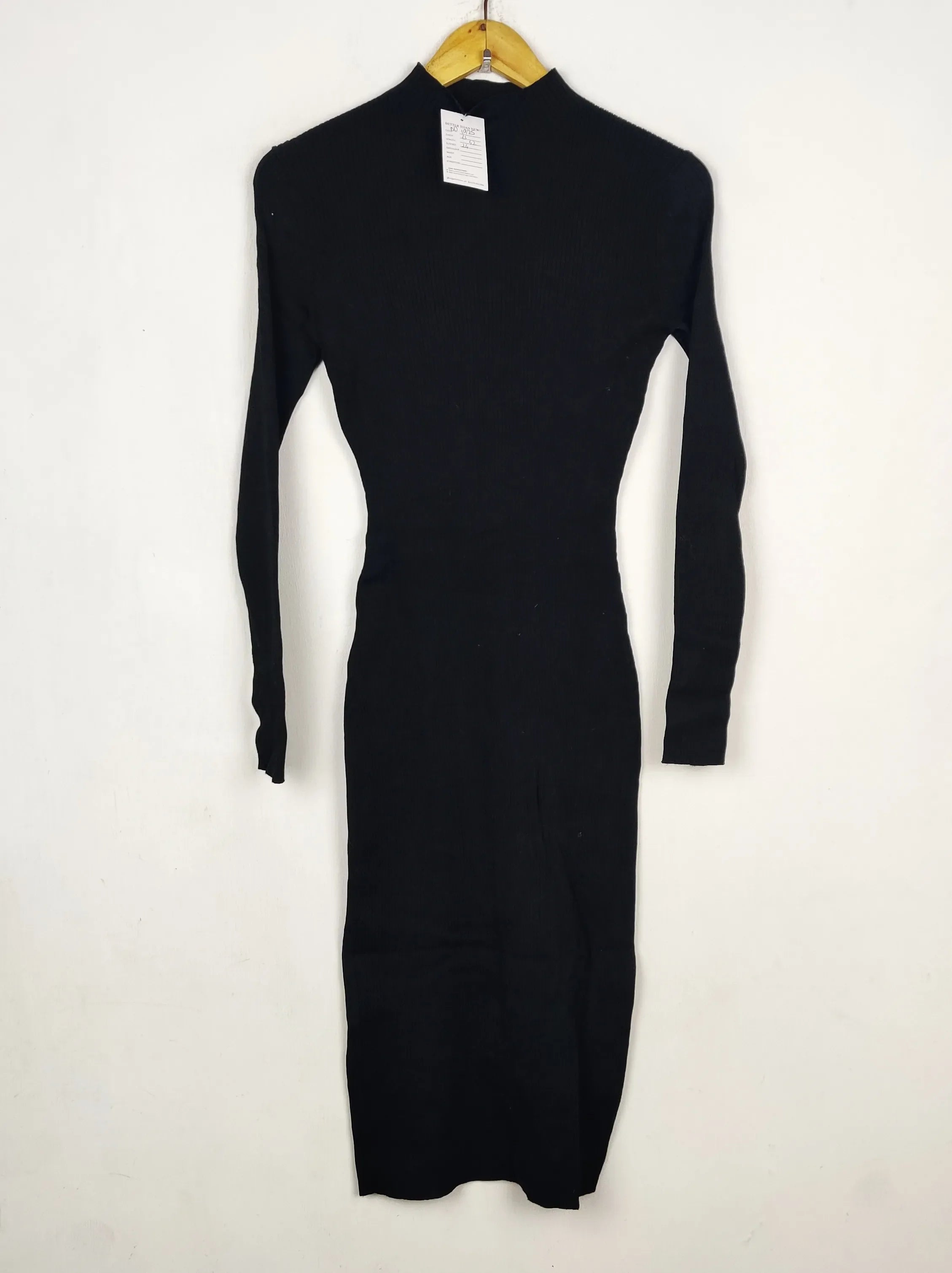Buy online pre-used pre-loved 100% authentic & Original branded H&M (BD-1925) available in Pakistan. Top international brands avilable.