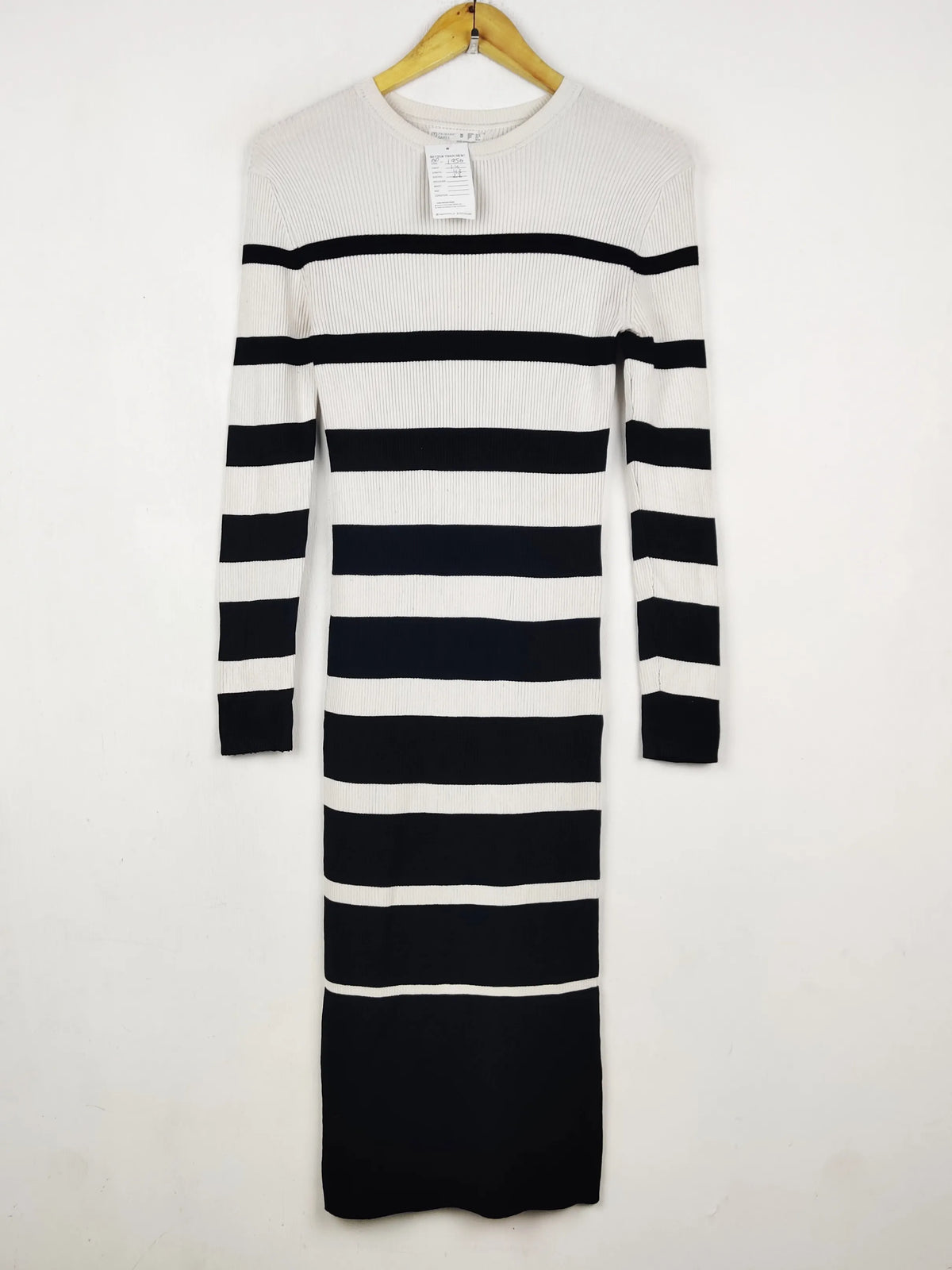 Buy online pre-used pre-loved 100% authentic & Original branded Primark (BD-1950) available in Pakistan. Top international brands avilable.