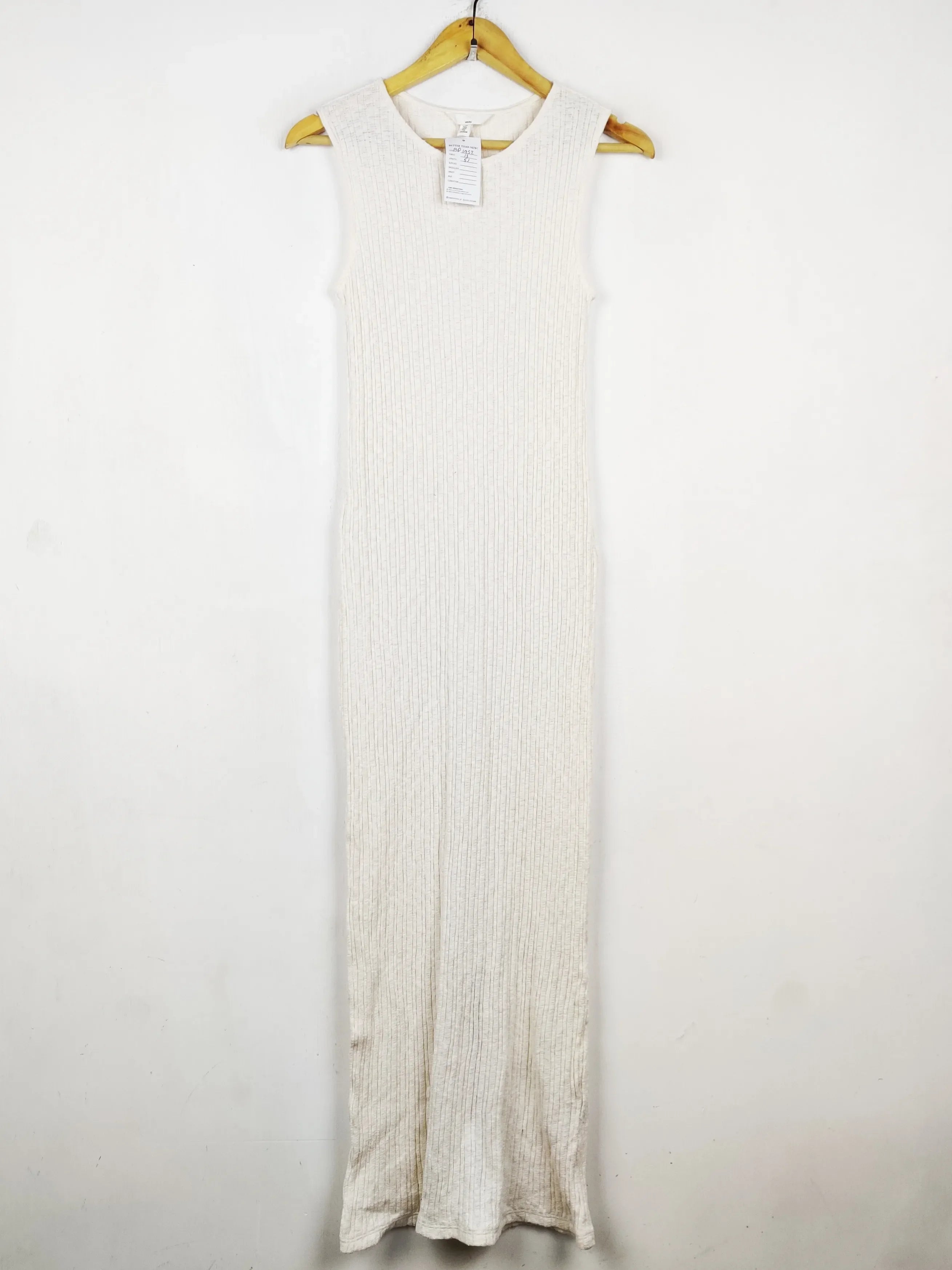 Buy online pre-used pre-loved 100% authentic & Original branded H&M (BD-1952) available in Pakistan. Top international brands avilable.