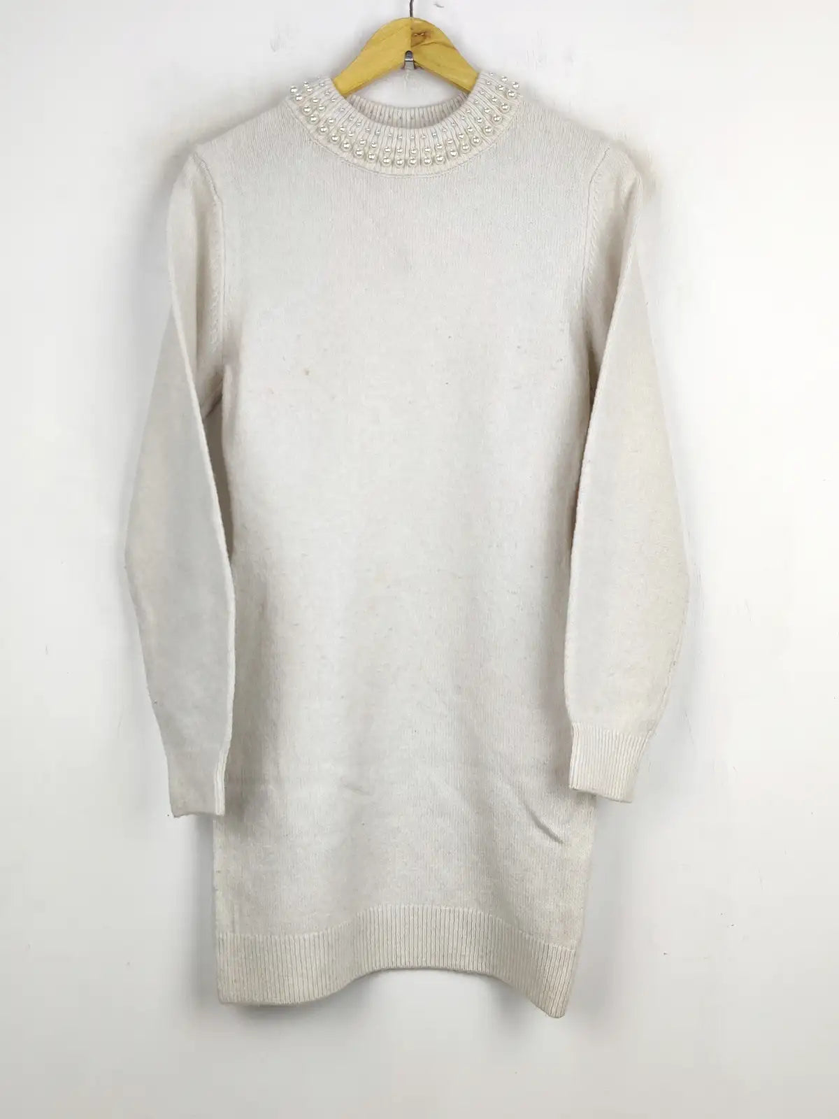 Buy online pre-used pre-loved 100% authentic & Original branded H&M (BD-20) available in Pakistan. Top international brands avilable.