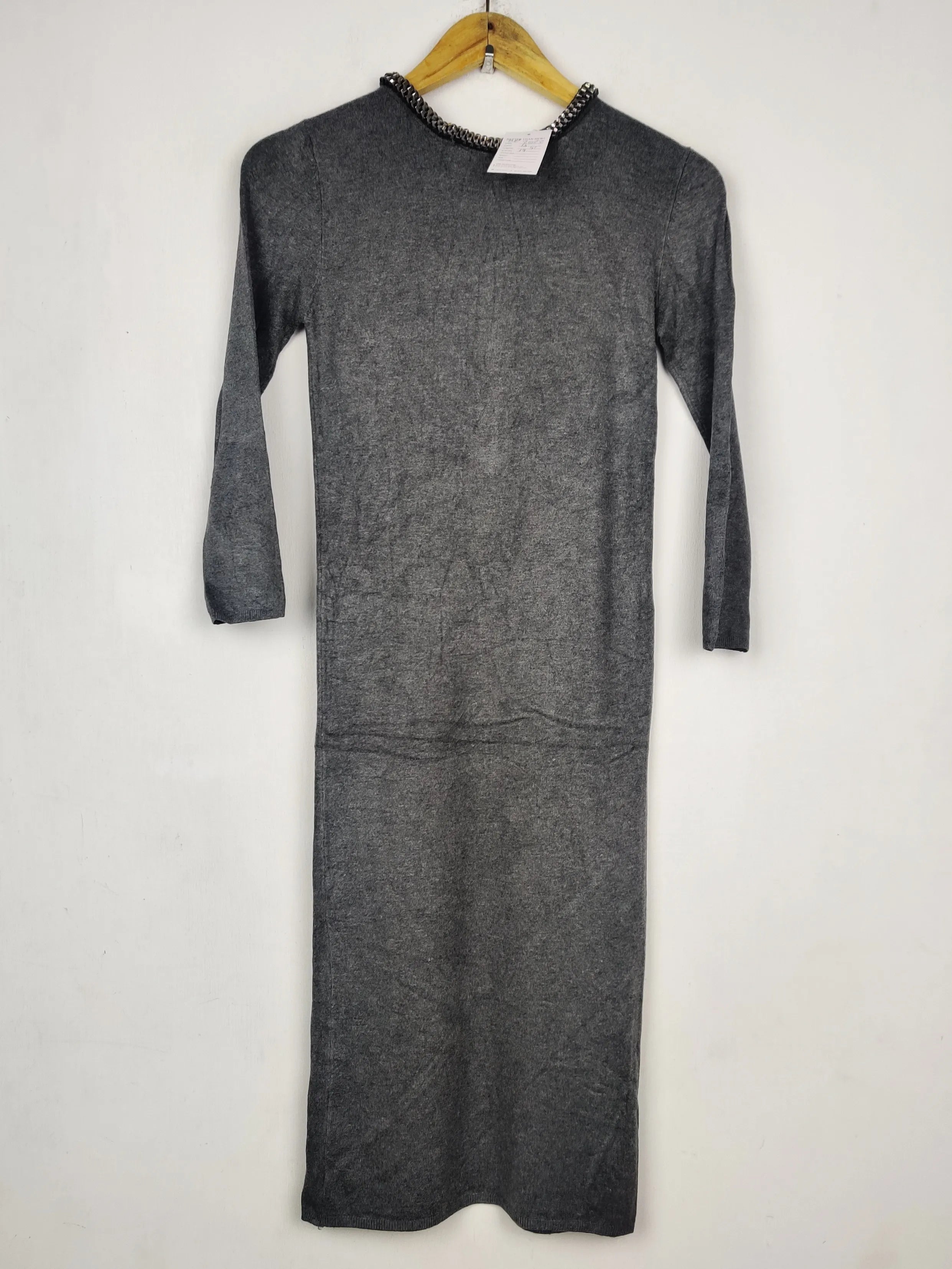 Buy online pre-used pre-loved 100% authentic & Original branded Zara (BD-2022) available in Pakistan. Top international brands avilable.