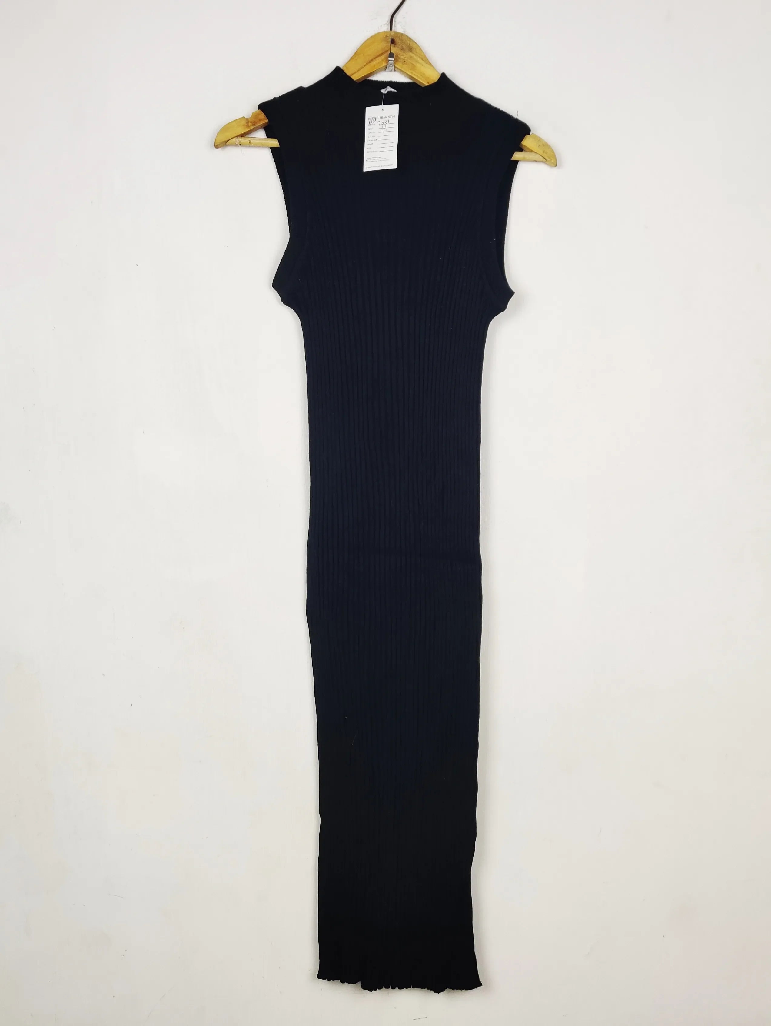 Buy online pre-used pre-loved 100% authentic & Original branded Zara (BD-2031) available in Pakistan. Top international brands avilable.