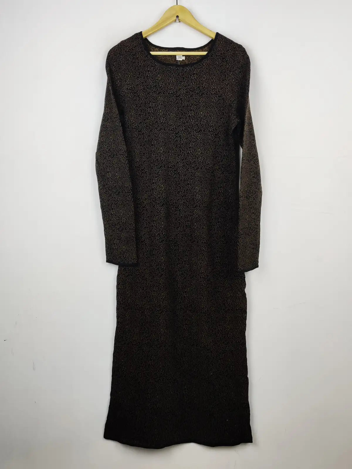 Buy online pre-used pre-loved 100% authentic & Original branded Peruvian Connection (BD-205) available in Pakistan. Top international brands avilable.