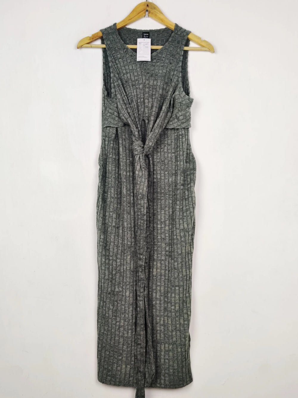 Buy online pre-used pre-loved 100% authentic & Original branded Shein (BD-2067) available in Pakistan. Top international brands avilable.
