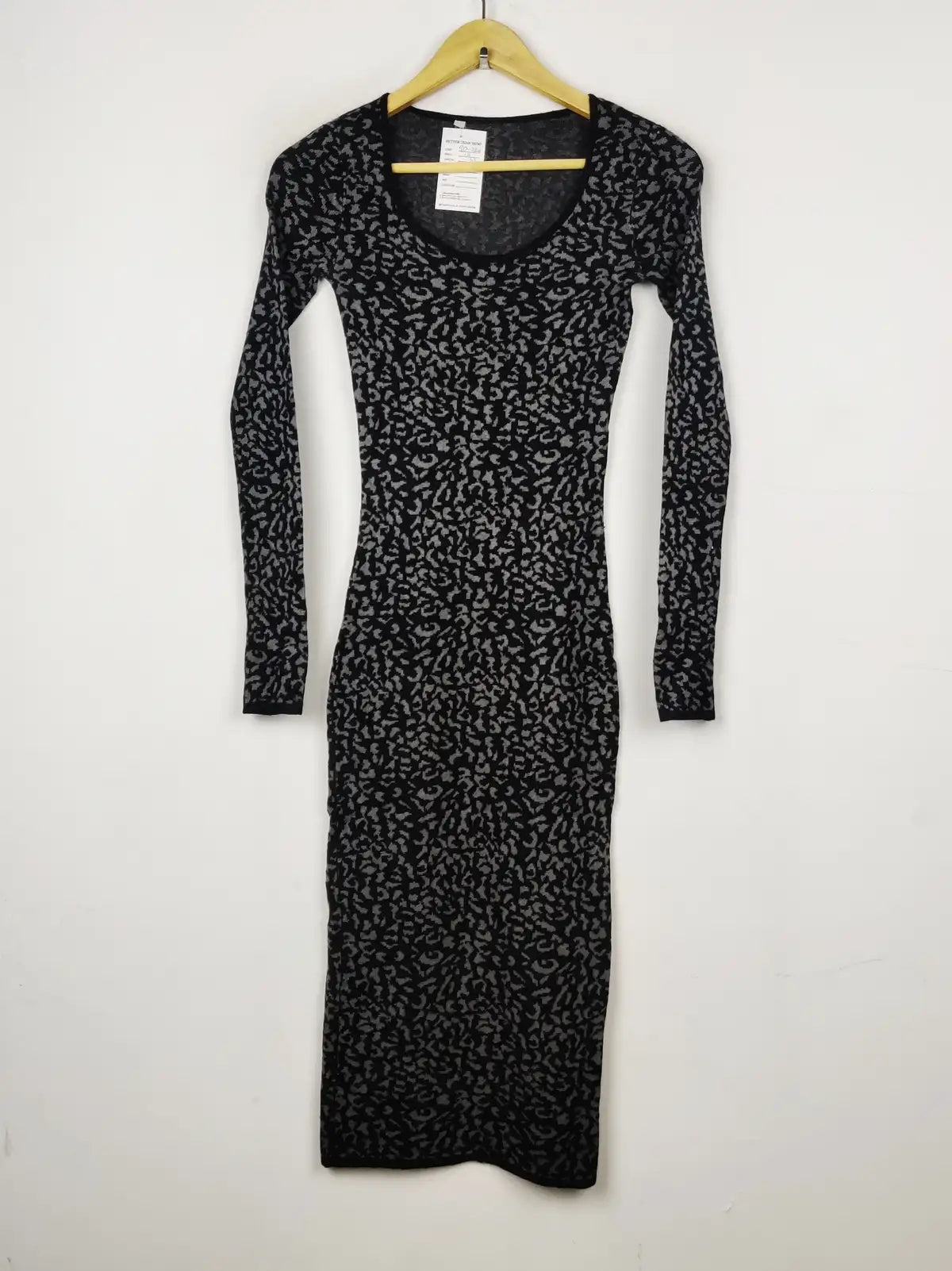 Buy online pre-used pre-loved 100% authentic & Original branded Oasis (BD-220) available in Pakistan. Top international brands avilable.