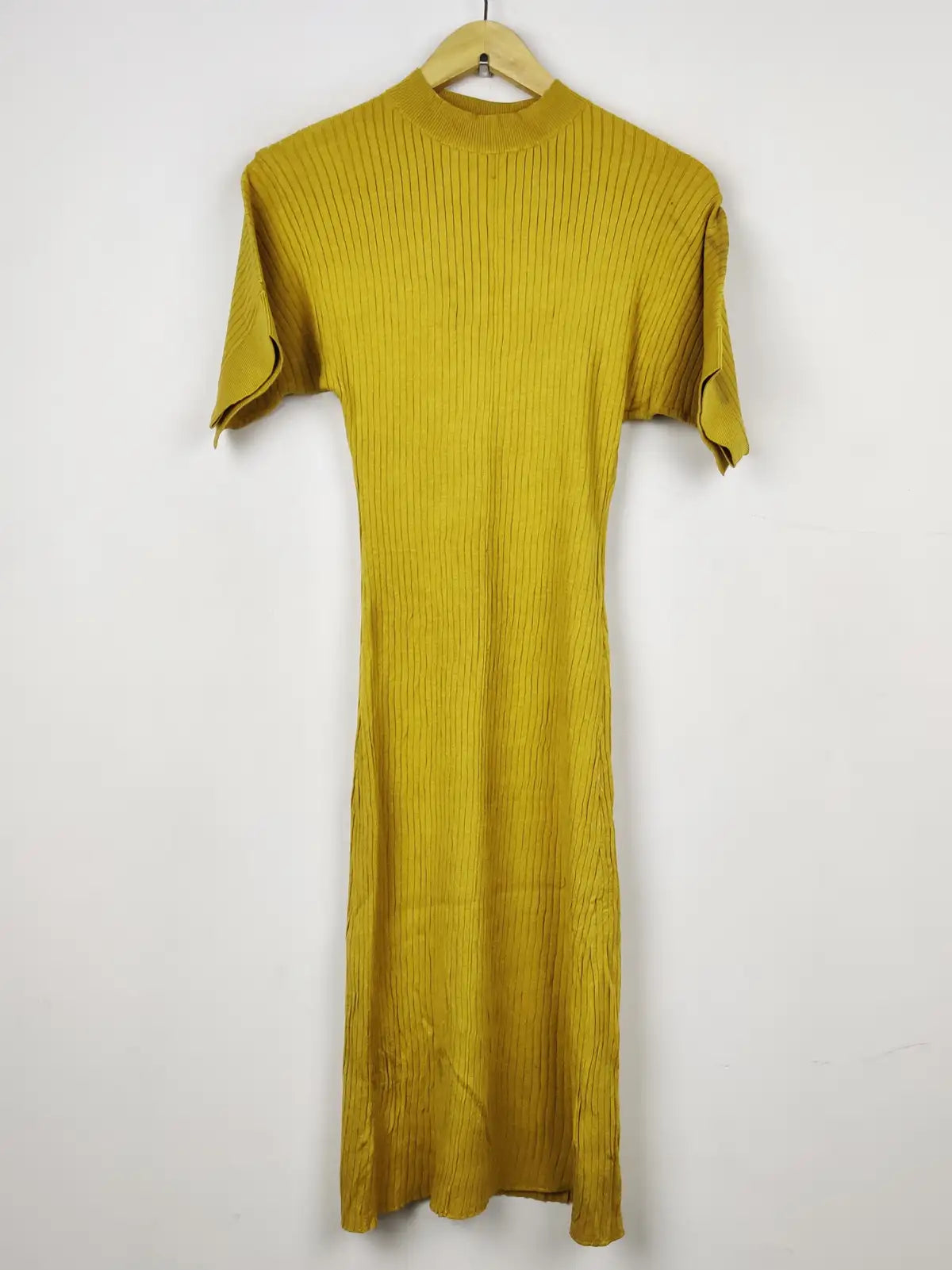 Buy online pre-used pre-loved 100% authentic & Original branded Lumina (BD-222) available in Pakistan. Top international brands avilable.