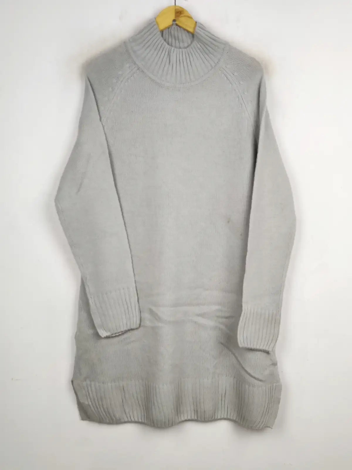 Buy online pre-used pre-loved 100% authentic & Original branded Avenue (BD-22) available in Pakistan. Top international brands avilable.