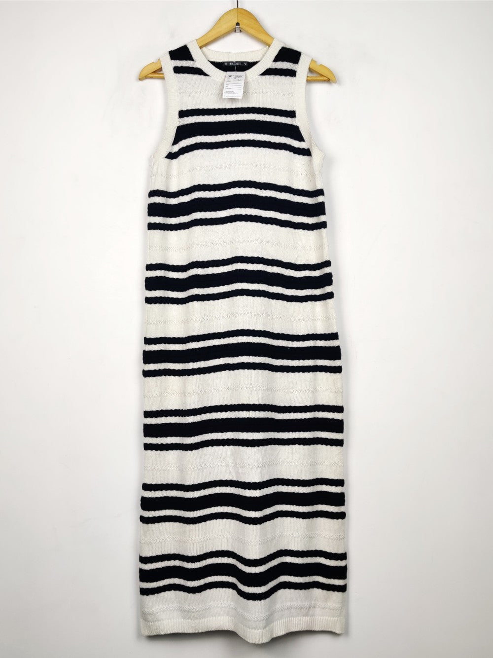 Dunnes Stores (BD-2400)
