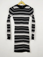 Buy online pre-used pre-loved 100% authentic & Original branded H&M (BD-241) available in Pakistan. Top international brands avilable.