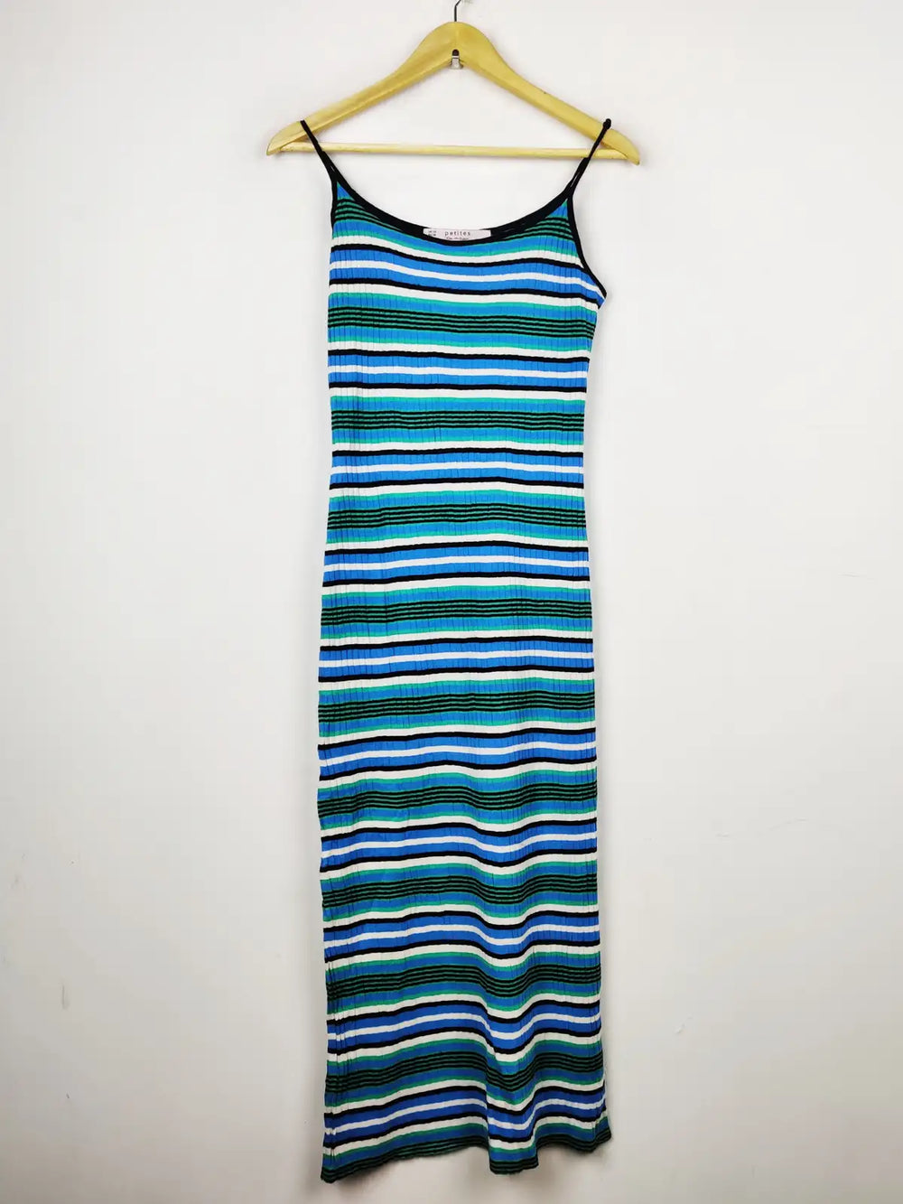 Buy online pre-used pre-loved 100% authentic & Original branded Miss Selfridge (BD-242) available in Pakistan. Top international brands avilable.