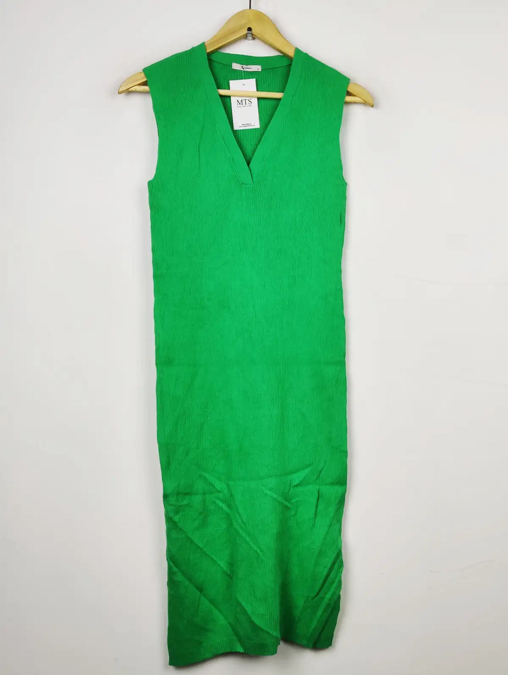 Buy online pre-used pre-loved 100% authentic & Original branded Tu (BD-244) available in Pakistan. Top international brands avilable.