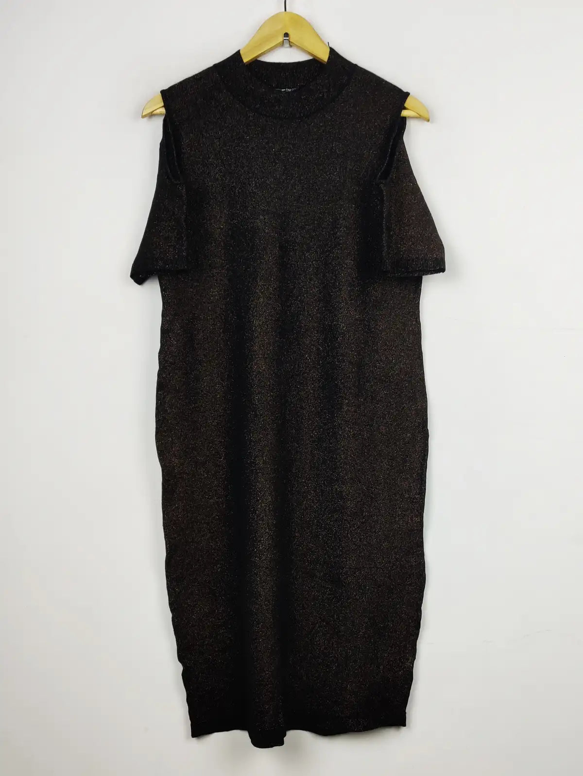 Buy online pre-used pre-loved 100% authentic & Original branded Dorothy Perkins (BD-261) available in Pakistan. Top international brands avilable.