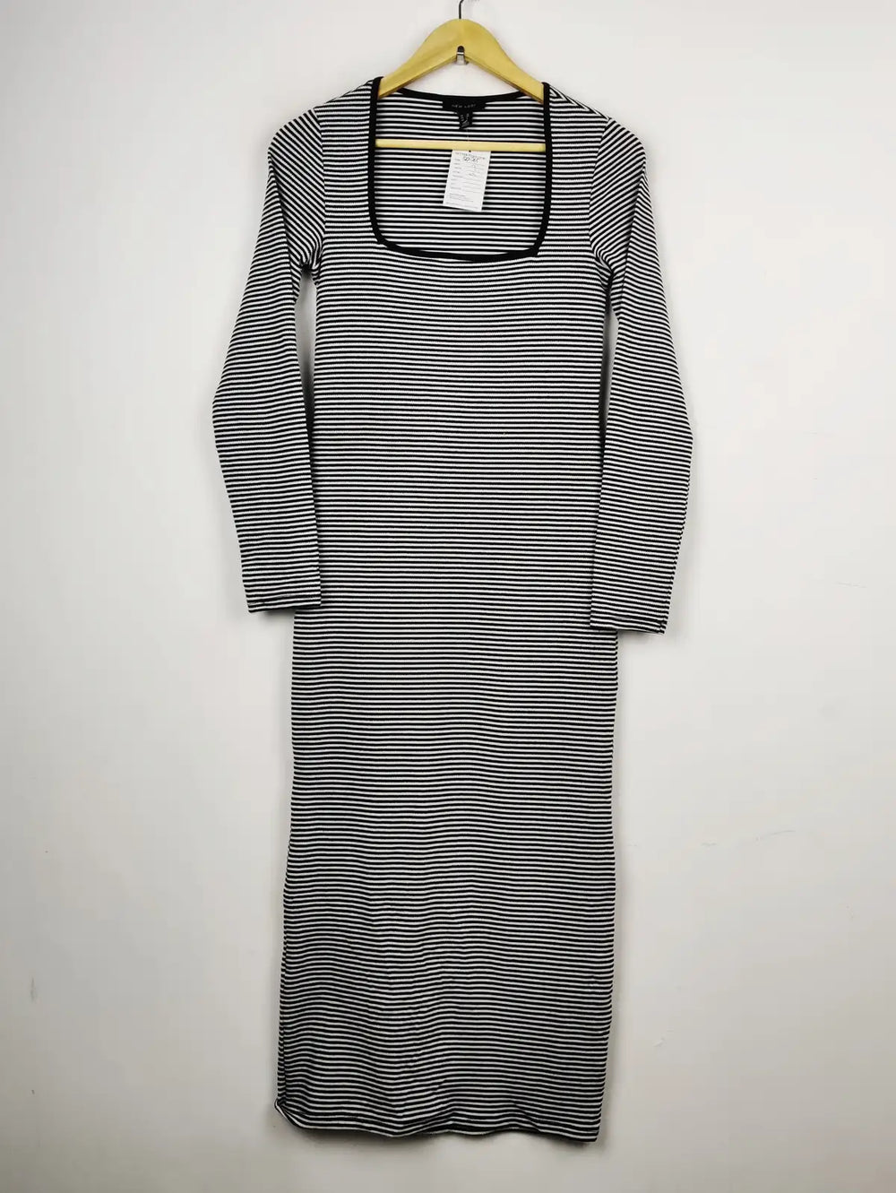 Buy online pre-used pre-loved 100% authentic & Original branded New Look (BD-265) available in Pakistan. Top international brands avilable.