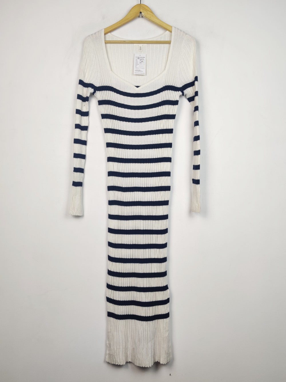 H&M (BD-2674)