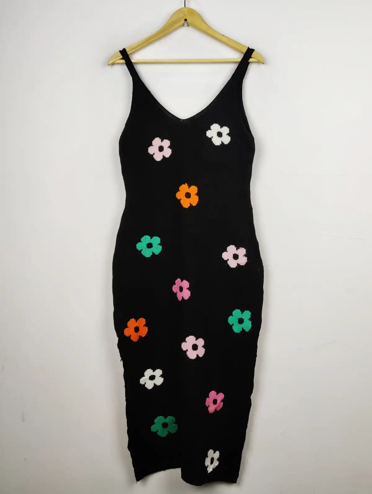 Buy online pre-used pre-loved 100% authentic & Original branded H&M (BD-273) available in Pakistan. Top international brands avilable.