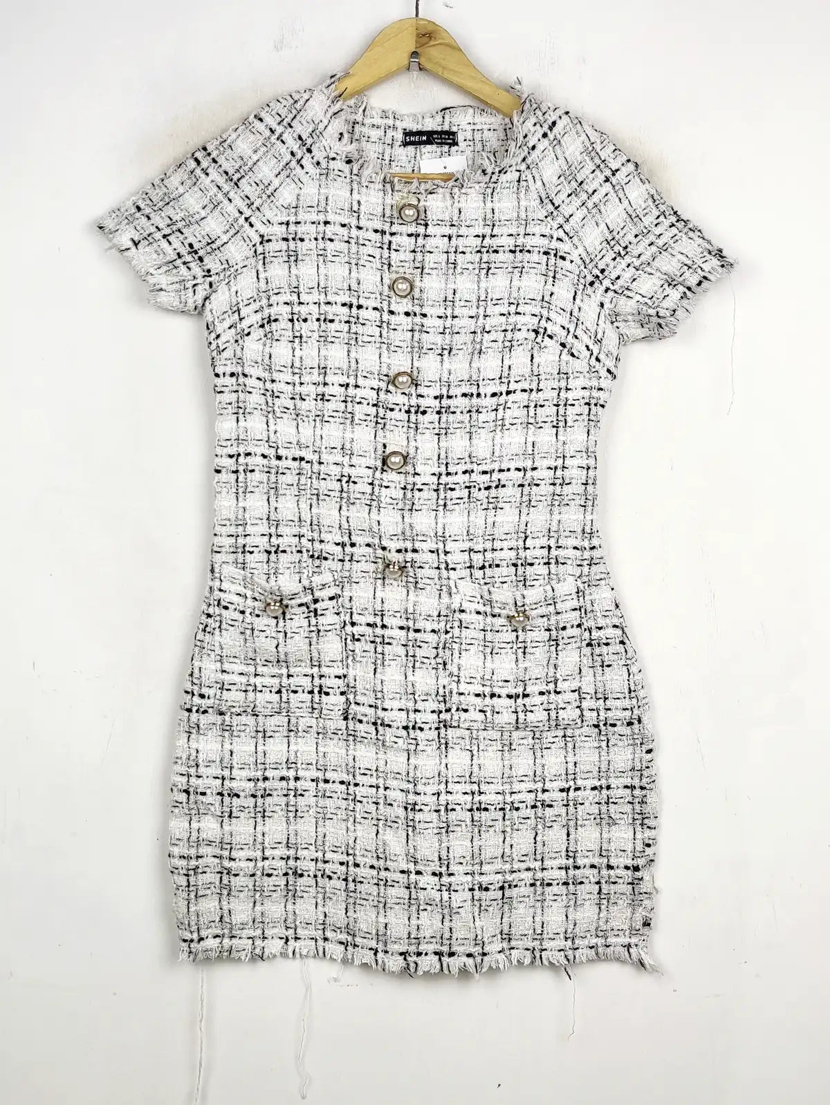 Buy online pre-used pre-loved 100% authentic & Original branded Shein (BD-33) available in Pakistan. Top international brands avilable.