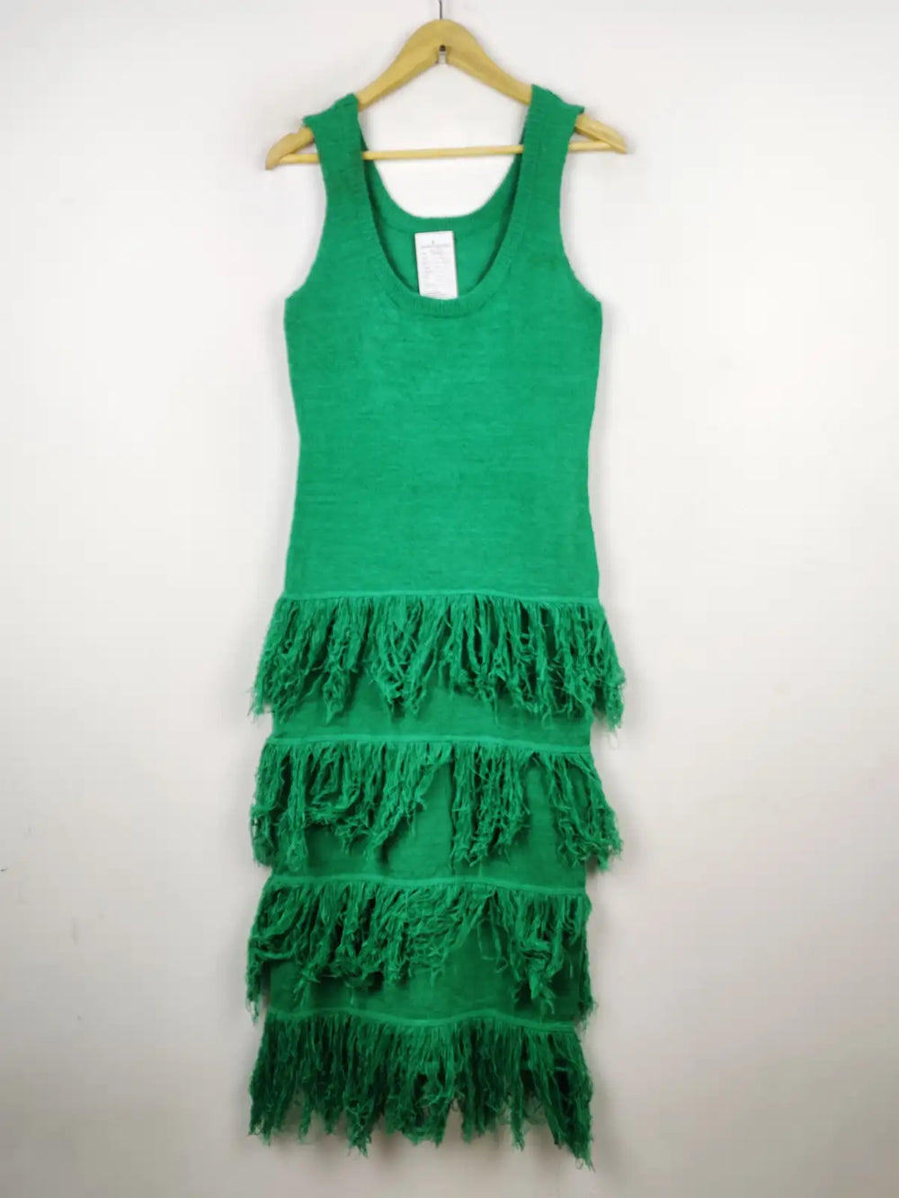 Buy online pre-used pre-loved 100% authentic & Original branded Unknown Brand (BD-351) available in Pakistan. Top international brands avilable.