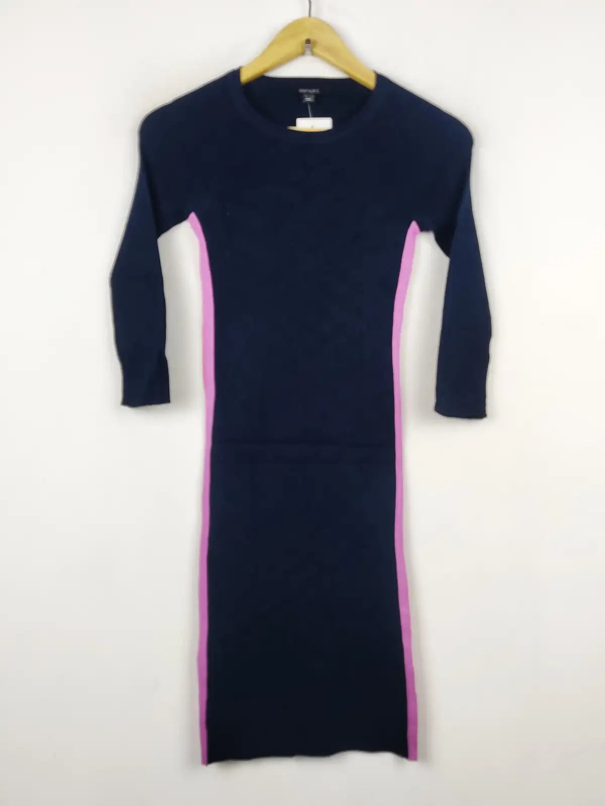 Buy online pre-used pre-loved 100% authentic & Original branded Esmara (BD-359) available in Pakistan. Top international brands avilable.