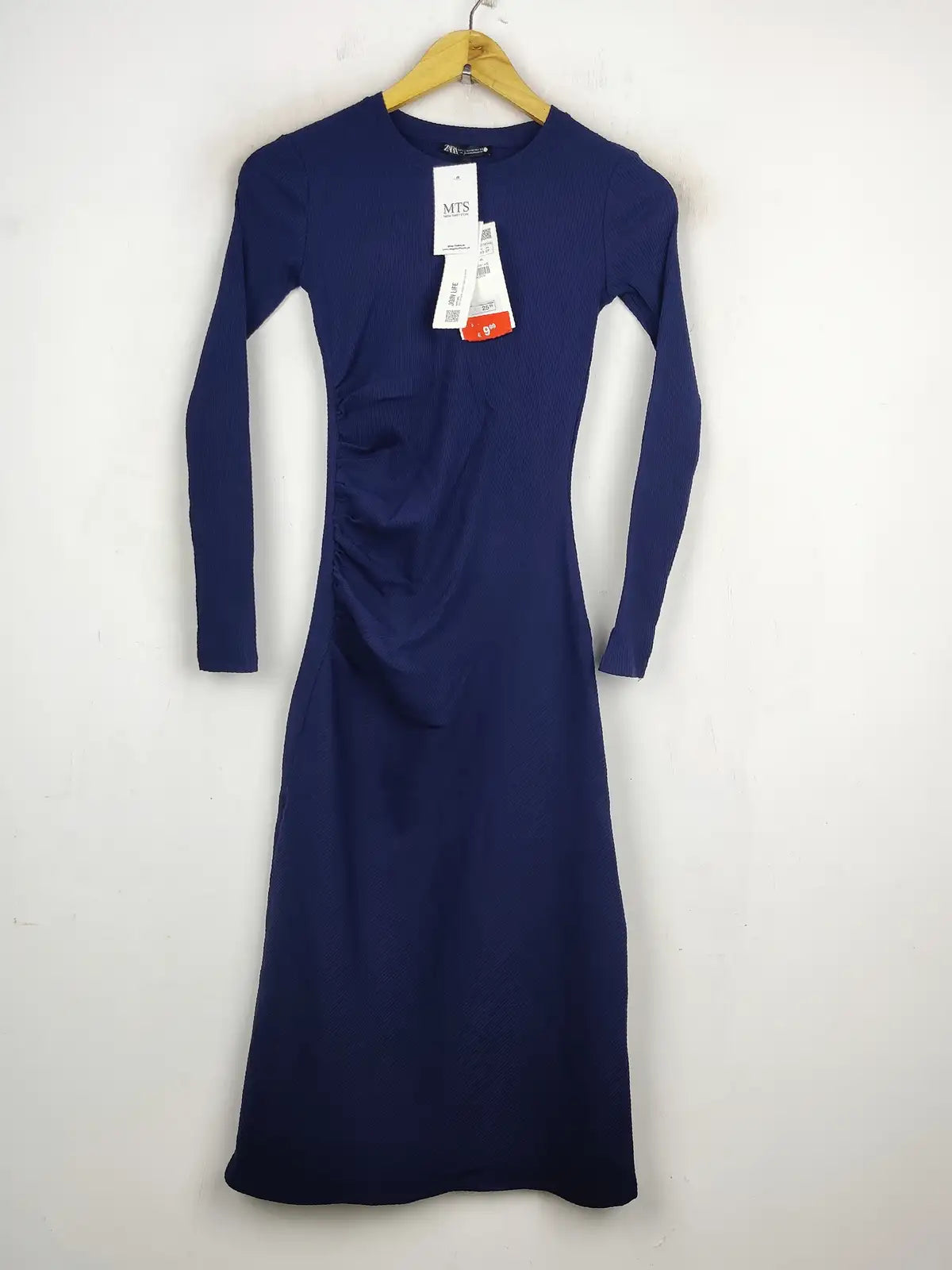 Buy online pre-used pre-loved 100% authentic & Original branded Zara (BD-36) available in Pakistan. Top international brands avilable.