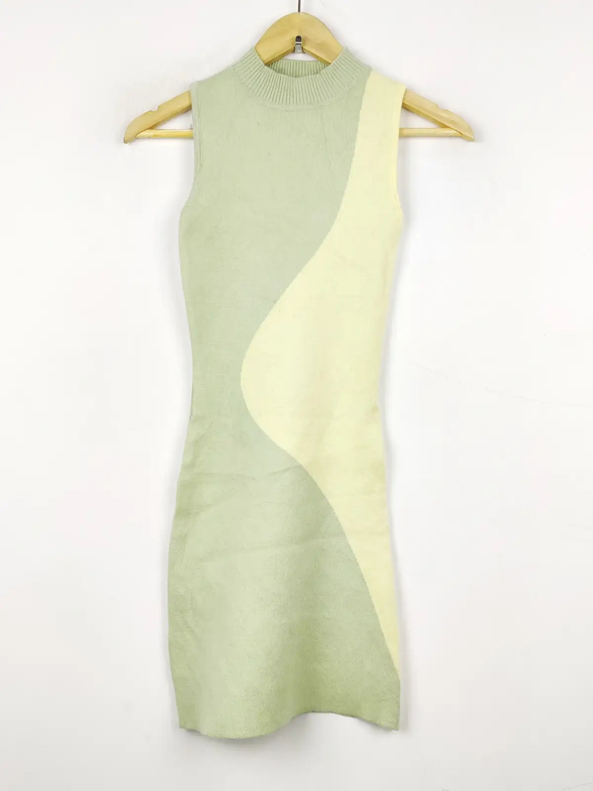 Buy online pre-used pre-loved 100% authentic & Original branded Peppermayo (BD-376) available in Pakistan. Top international brands avilable.