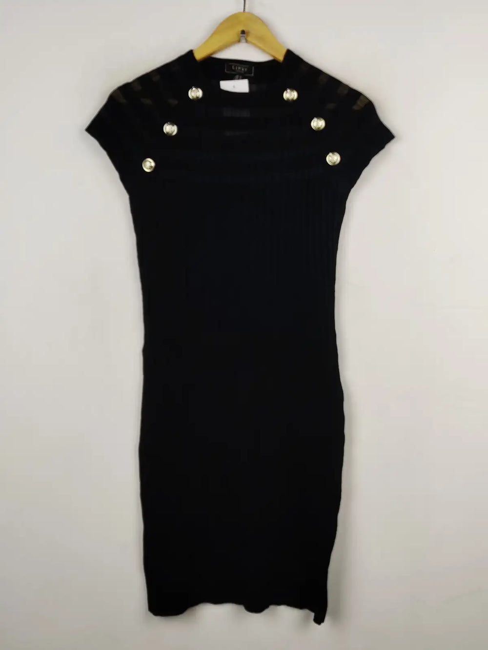 Buy online pre-used pre-loved 100% authentic & Original branded Lipsy (BD-398) available in Pakistan. Top international brands avilable.