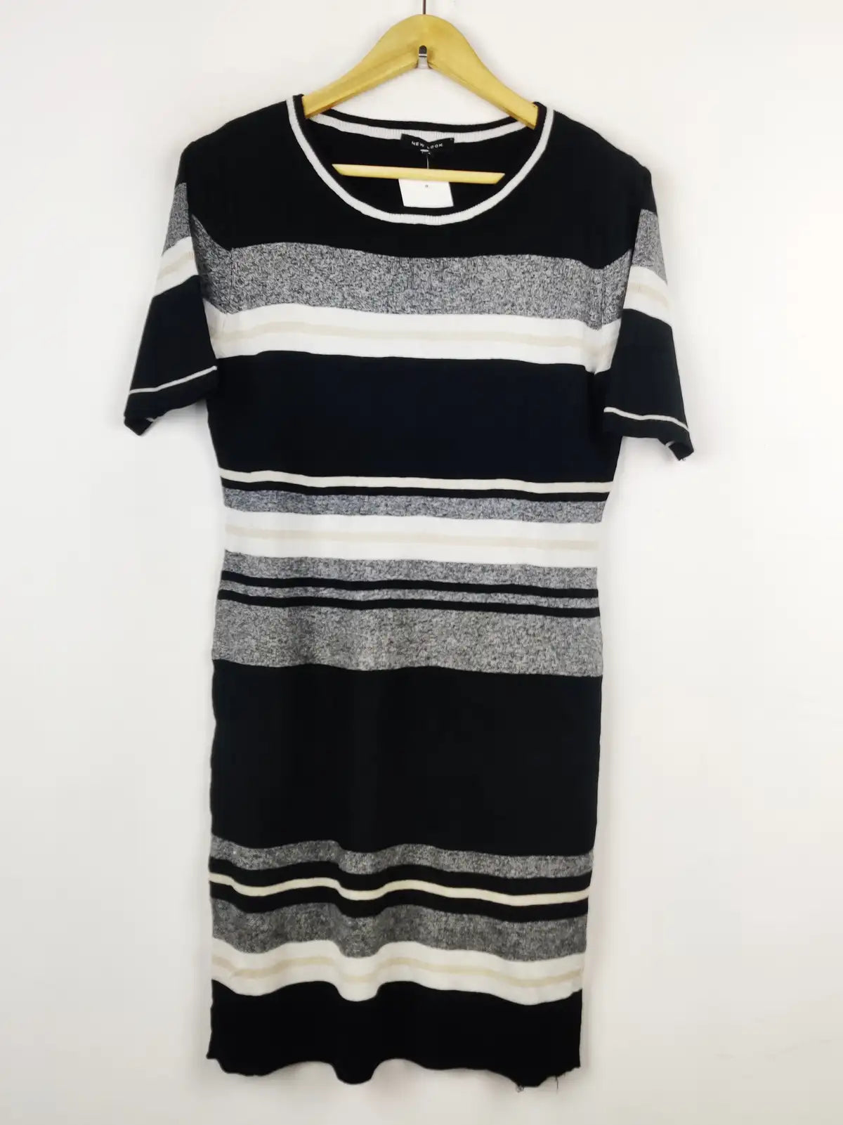 Buy online pre-used pre-loved 100% authentic & Original branded New Look (BD-405) available in Pakistan. Top international brands avilable.