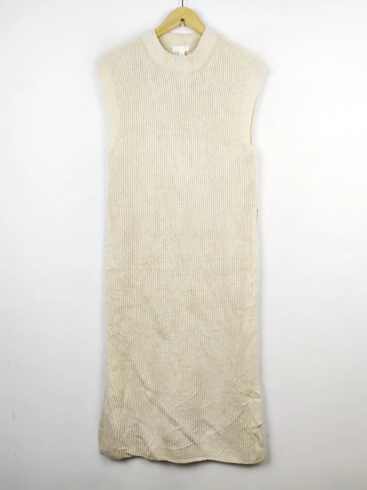 Buy online pre-used pre-loved 100% authentic & Original branded H&M (BD-407) available in Pakistan. Top international brands avilable.