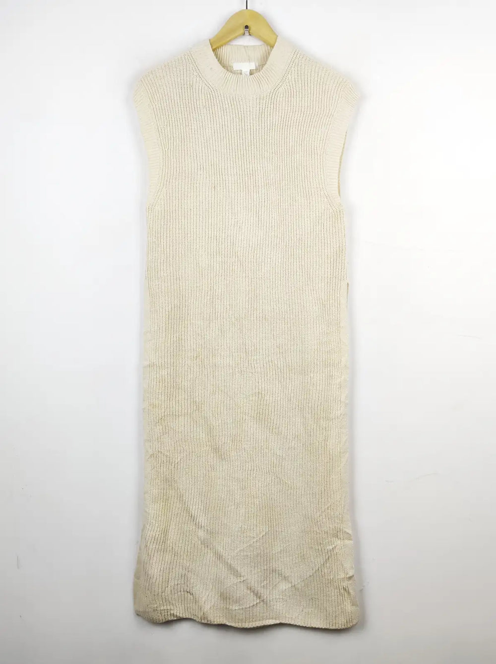 Buy online pre-used pre-loved 100% authentic & Original branded H&M (BD-407) available in Pakistan. Top international brands avilable.