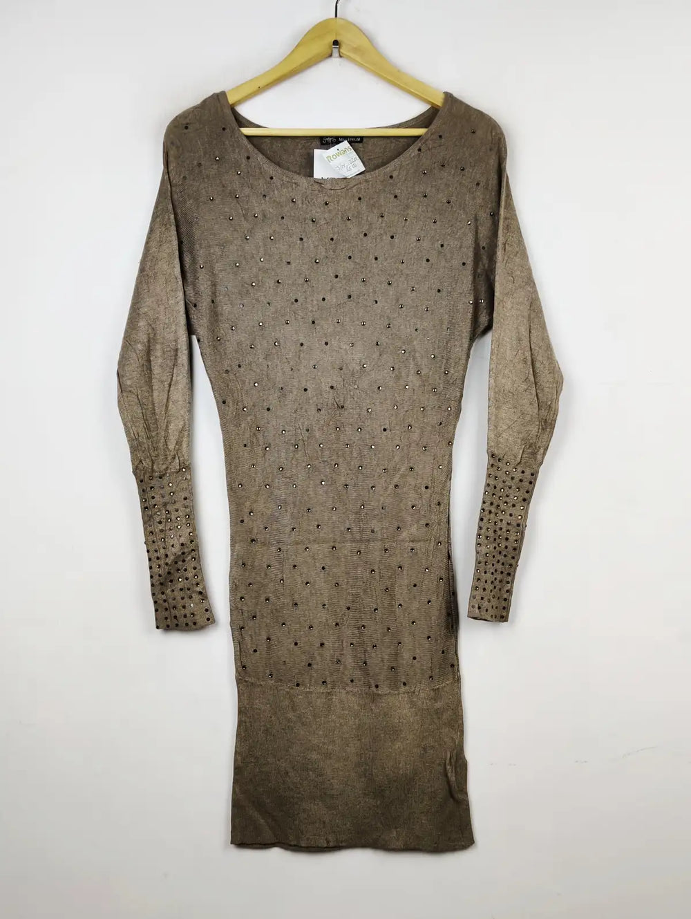 Buy online pre-used pre-loved 100% authentic & Original branded Tu (BD-484) available in Pakistan. Top international brands avilable.