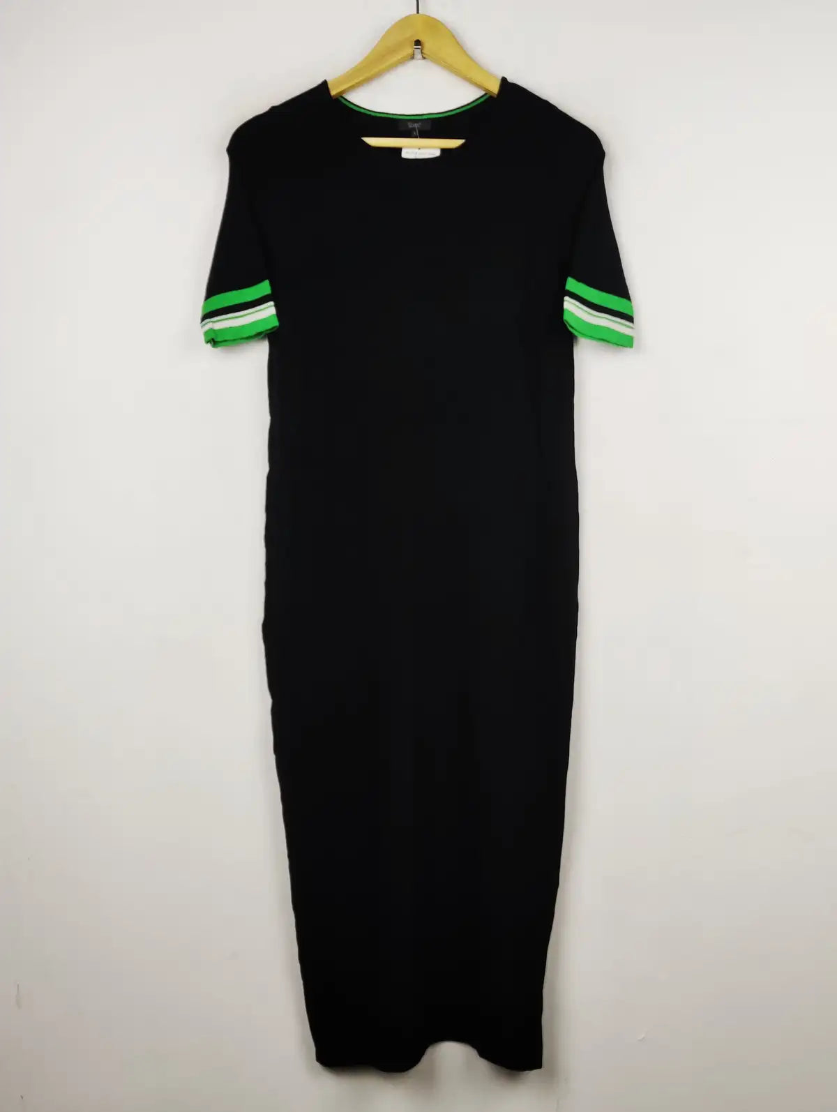 Buy online pre-used pre-loved 100% authentic & Original branded Solar (BD-494) available in Pakistan. Top international brands avilable.