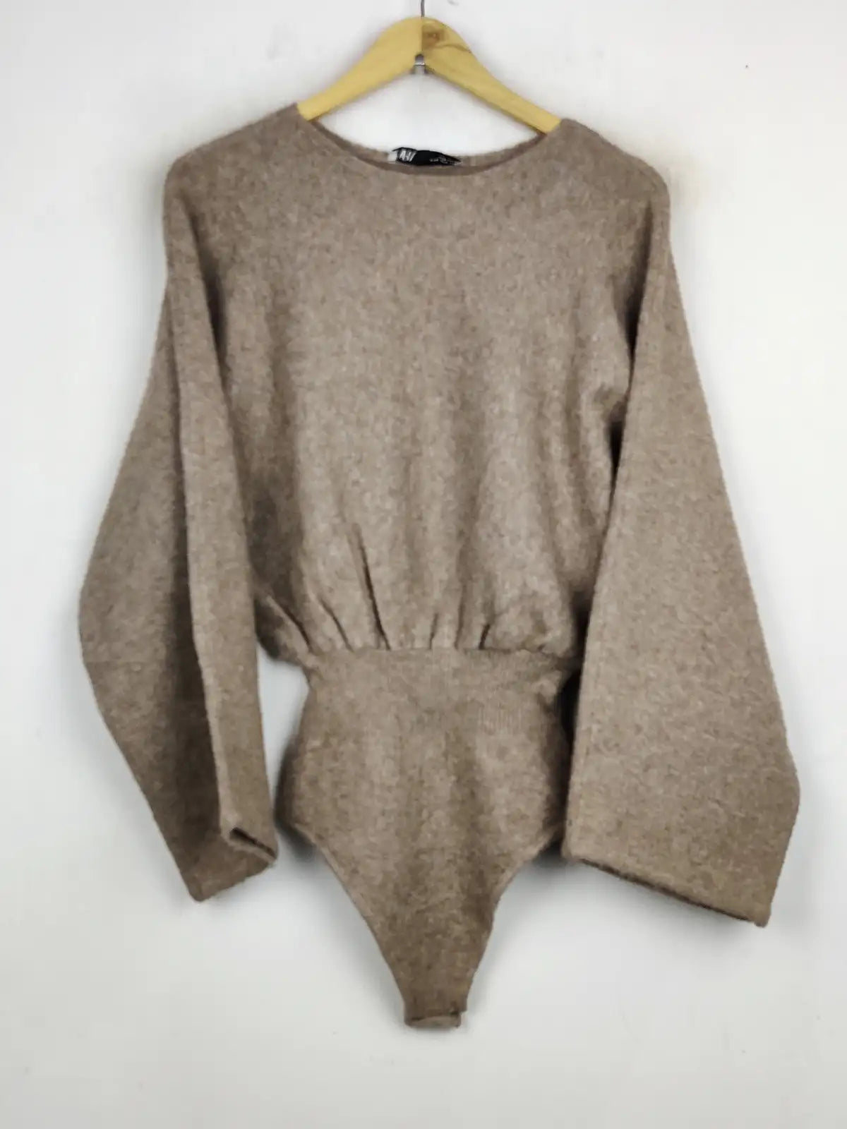 Buy online pre-used pre-loved 100% authentic & Original branded Zara (BD-50) available in Pakistan. Top international brands avilable.