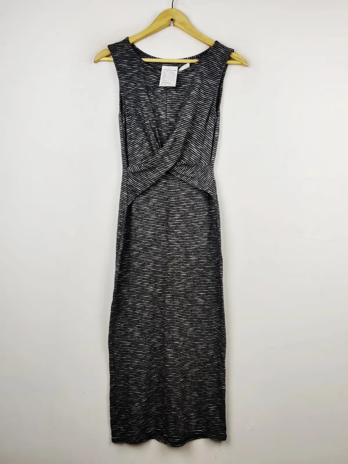 Buy online pre-used pre-loved 100% authentic & Original branded Unknown Brand (BD-513) available in Pakistan. Top international brands avilable.