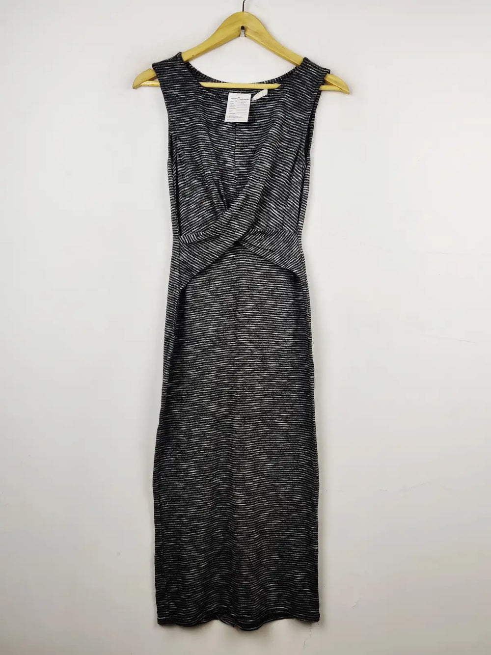 Buy online pre-used pre-loved 100% authentic & Original branded Unknown Brand (BD-513) available in Pakistan. Top international brands avilable.