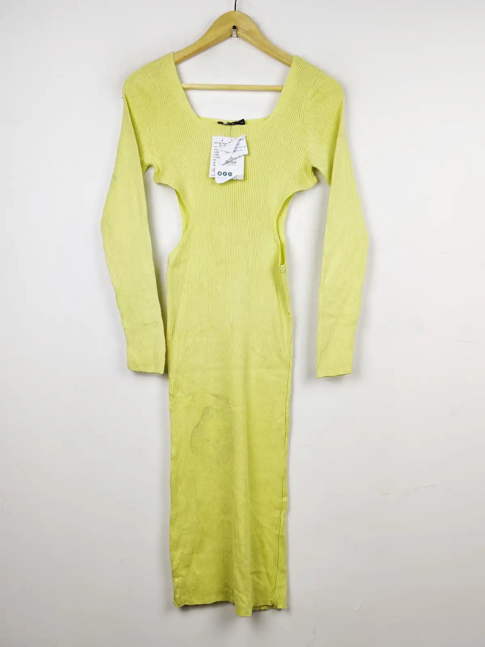 Buy online pre-used pre-loved 100% authentic & Original branded Boohoo (BD-514) available in Pakistan. Top international brands avilable.