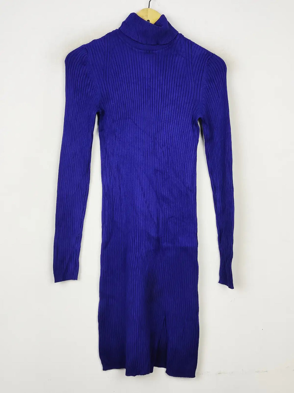 Buy online pre-used pre-loved 100% authentic & Original branded Only (BD-519) available in Pakistan. Top international brands avilable.