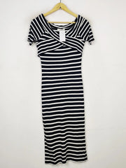 Buy online pre-used pre-loved 100% authentic & Original branded Oasis (BD-526) available in Pakistan. Top international brands avilable.