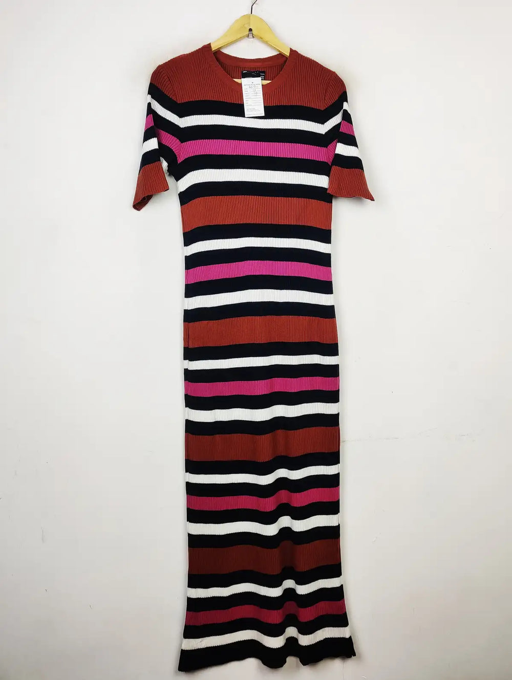 Buy online pre-used pre-loved 100% authentic & Original branded Asos (BD-541) available in Pakistan. Top international brands avilable.