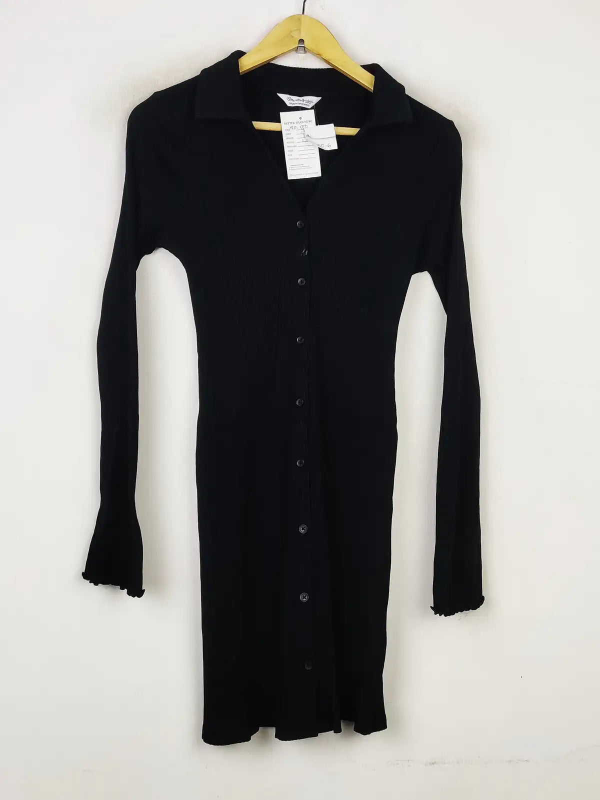 Buy online pre-used pre-loved 100% authentic & Original branded Miss Selfridge (BD-550) available in Pakistan. Top international brands avilable.