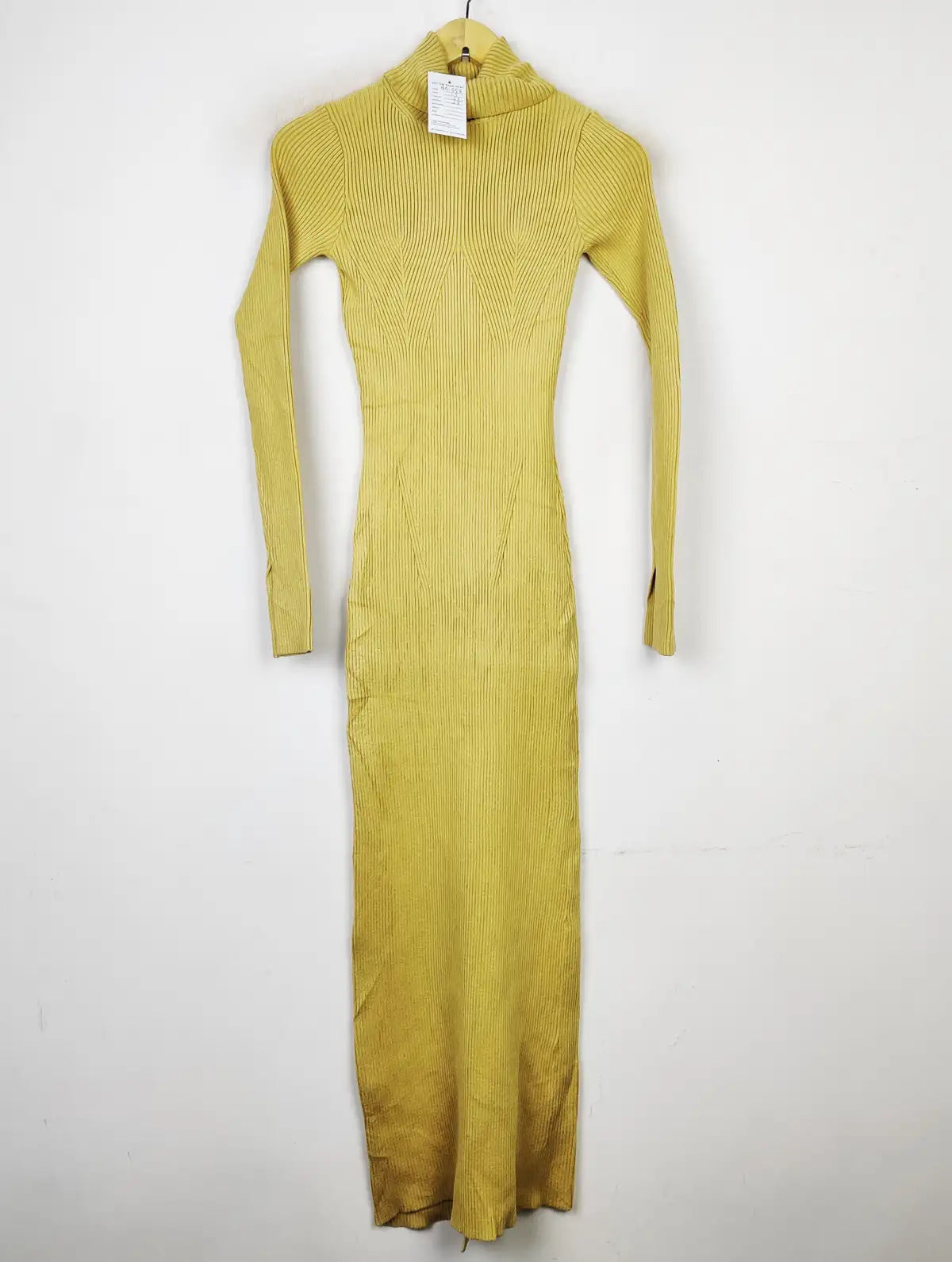 Buy online pre-used pre-loved 100% authentic & Original branded Bershka (BD-558) available in Pakistan. Top international brands avilable.